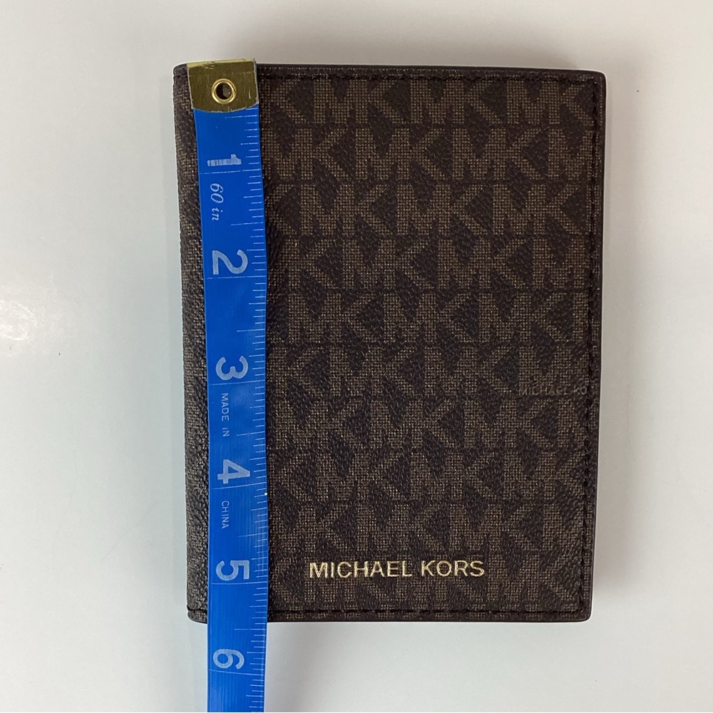 NWT Michael Kors Signature Monogram Brown Leather Jet Set Passport Wallet - Picture 7 of 9